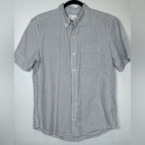 Gap- Men's Blue and White Striped Seersucker Shirt. Size M. Academia. Old Money.